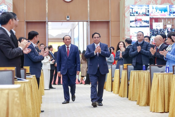 Thủ tướng dự Hội nghị tổng kết công tác năm 2024, triển khai nhiệm vụ năm 2025 của ngành VHTT&DL- Ảnh 1.