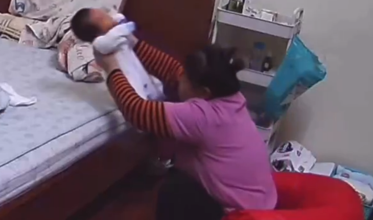 Cục trưởng Cục Trẻ em lên tiếng vụ bé trai hơn 1 tháng tuổi ở Hà Nội nghi bị bảo mẫu bạo hành- Ảnh 1. Cục trưởng Cục Trẻ em lên tiếng vụ bé trai hơn 1 tháng tuổi ở Hà Nội nghi bị bảo mẫu bạo hành- Ảnh 1.