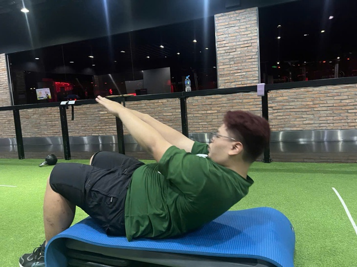 Ứng viên TÔI KHỎE ĐẸP HƠN nặng 128kg từ chối mua xe SH để thuê PT tập gym, boxing giảm cân- Ảnh 5. Ứng viên TÔI KHỎE ĐẸP HƠN nặng 128kg từ chối mua xe SH để thuê PT tập gym, boxing giảm cân- Ảnh 5.