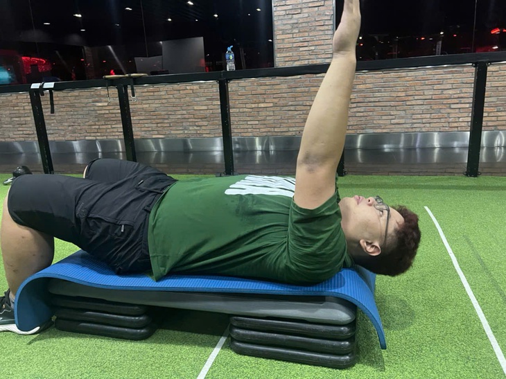 Ứng viên TÔI KHỎE ĐẸP HƠN nặng 128kg từ chối mua xe SH để thuê PT tập gym, boxing giảm cân- Ảnh 4. Ứng viên TÔI KHỎE ĐẸP HƠN nặng 128kg từ chối mua xe SH để thuê PT tập gym, boxing giảm cân- Ảnh 4.