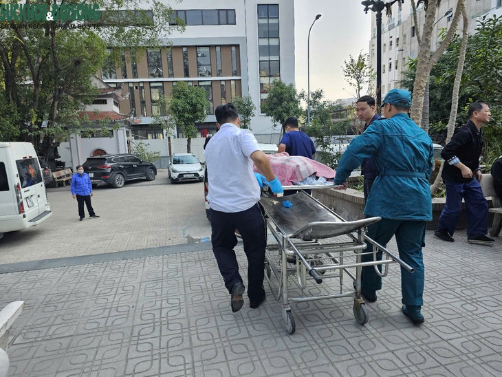 Vụ cháy quán cà phê ở Hà Nội: Đã xác định danh tính 4 trong 11 nạn nhân tử vong- Ảnh 1. Vụ cháy quán cà phê ở Hà Nội: Đã xác định danh tính 4 trong 11 nạn nhân tử vong- Ảnh 1.