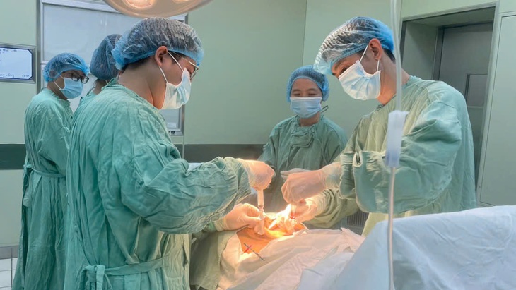 Thêm 2 cháu bé bị tan máu bẩm sinh được ghép tuỷ đồng loại tại BV Trung ương Huế- Ảnh 1. Thêm 2 cháu bé bị tan máu bẩm sinh được ghép tuỷ đồng loại tại BV Trung ương Huế- Ảnh 1.