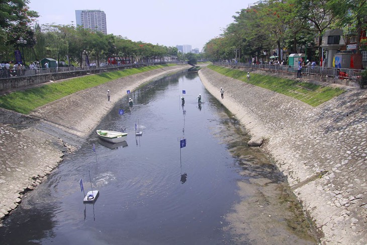 Sông Tô Lịch hồi sinh nhờ nước sông Hồng thế nào?- Ảnh 2.
Sông Tô Lịch hồi sinh nhờ nước sông Hồng thế nào?- Ảnh 2.