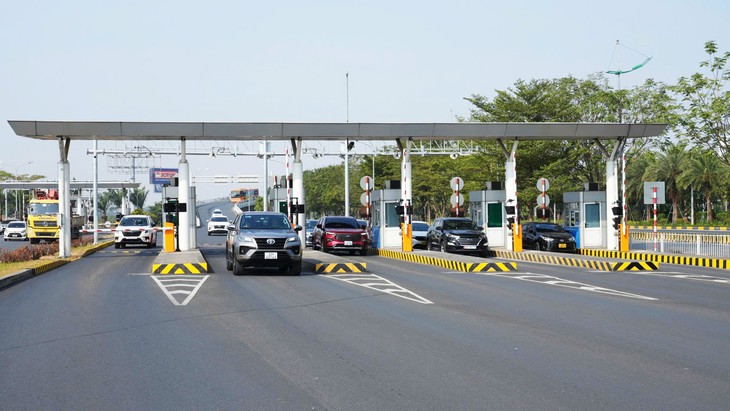Sân bay Nội Bài áp dụng thu phí không dừng tất cả các làn xe- Ảnh 2. Sân bay Nội Bài áp dụng thu phí không dừng tất cả các làn xe- Ảnh 2.