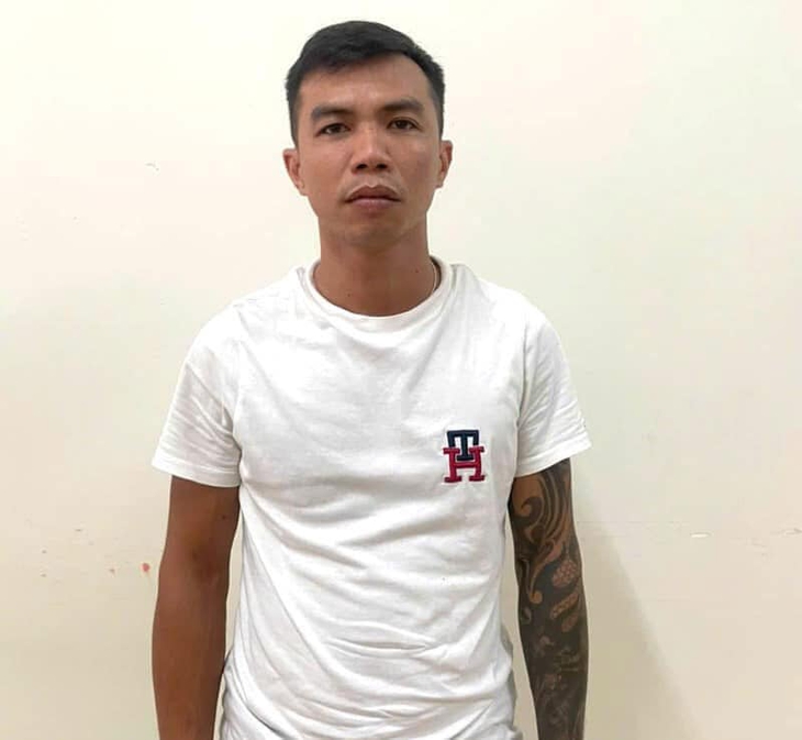 Bắt người đàn ông đi xe bán tải cầm dao đuổi chém 2 phụ nữ ở Đồng Nai- Ảnh 2. Bắt người đàn ông đi xe bán tải cầm dao đuổi chém 2 phụ nữ ở Đồng Nai- Ảnh 2.