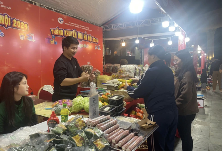 'Dàn trận' khuyến mại cuối năm 2024: Kích hoạt 1.000 điểm bán hàng ưu đãi, 50 điểm vàng khuyến mại, người tiêu dùng hưởng lợi lớn- Ảnh 1.