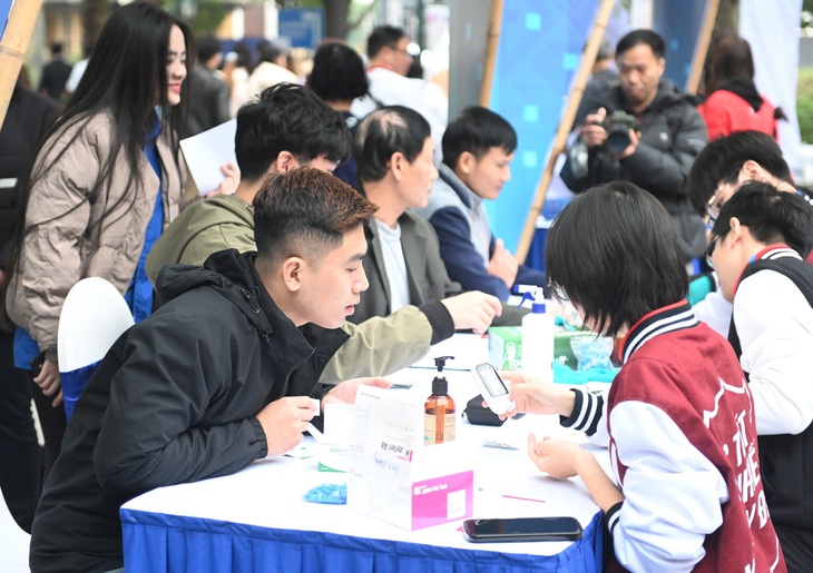 Thứ trưởng Trần Văn Thuấn: Công bằng trong y tế để xây dựng hệ thống y tế vững mạnh- Ảnh 5. Thứ trưởng Trần Văn Thuấn: Công bằng trong y tế để xây dựng hệ thống y tế vững mạnh- Ảnh 5.