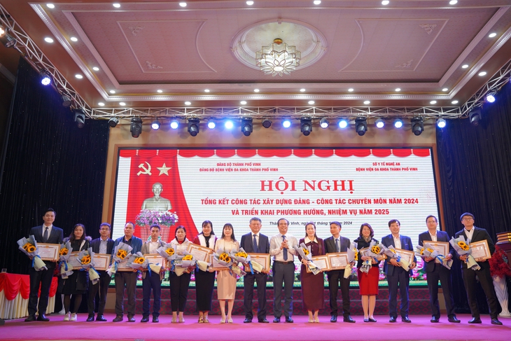 Xây dựng Bệnh viện Đa khoa TP Vinh 'thông minh - chuyên nghiệp - hiện đại'
- Ảnh 5. Xây dựng Bệnh viện Đa khoa TP Vinh 'thông minh - chuyên nghiệp - hiện đại'
- Ảnh 5.