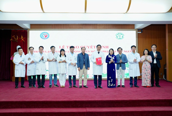 Dấu mốc ý nghĩa trong hành trình cứu người của Bệnh viện Bạch Mai- Ảnh 1. Dấu mốc ý nghĩa trong hành trình cứu người của Bệnh viện Bạch Mai- Ảnh 1.