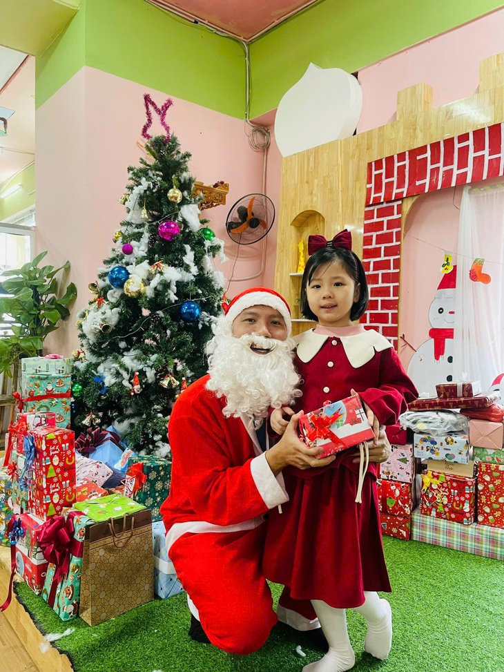 Những công việc 'hái ra tiền' mùa Noel- Ảnh 4.