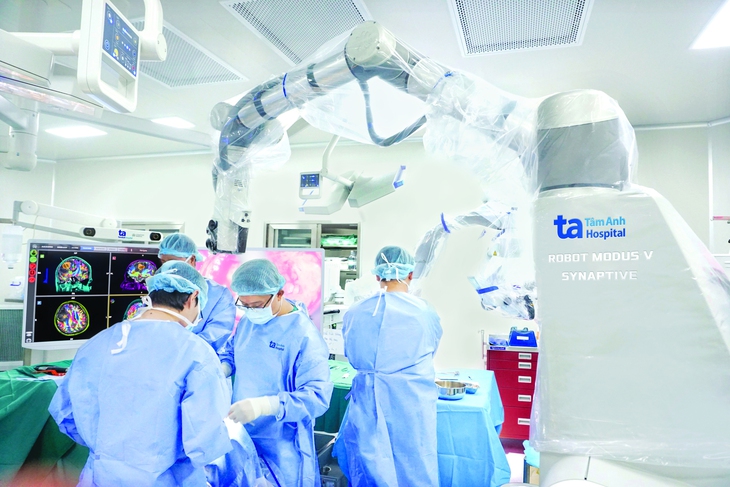 'Hồi sinh' ngoạn mục nhờ mổ não bằng Robot AI tại Bệnh viện Đa khoa Tâm Anh TPHCM- Ảnh 2. 'Hồi sinh' ngoạn mục nhờ mổ não bằng Robot AI tại Bệnh viện Đa khoa Tâm Anh TPHCM- Ảnh 2.