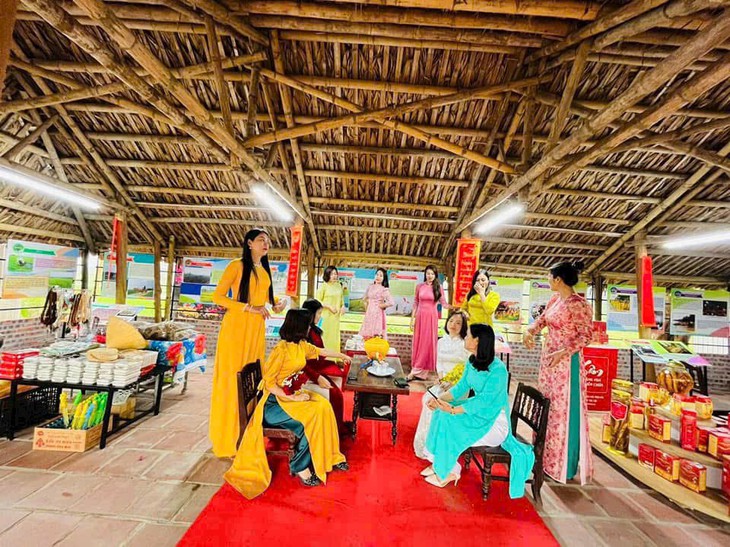 Miễn phí tham quan Di sản Thành Nhà Hồ và tổ chức nhiều hoạt động đặc sắc tại khu Di sản Thành Nhà Hồ dịp tết nguyên đán Ất Tỵ năm 2025- Ảnh 3. Miễn phí tham quan Di sản Thành Nhà Hồ và tổ chức nhiều hoạt động đặc sắc tại khu Di sản Thành Nhà Hồ dịp tết nguyên đán Ất Tỵ năm 2025- Ảnh 3.