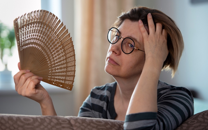 ‘Bốc hỏa’ mãn kinh đáng sợ đến mức nào?