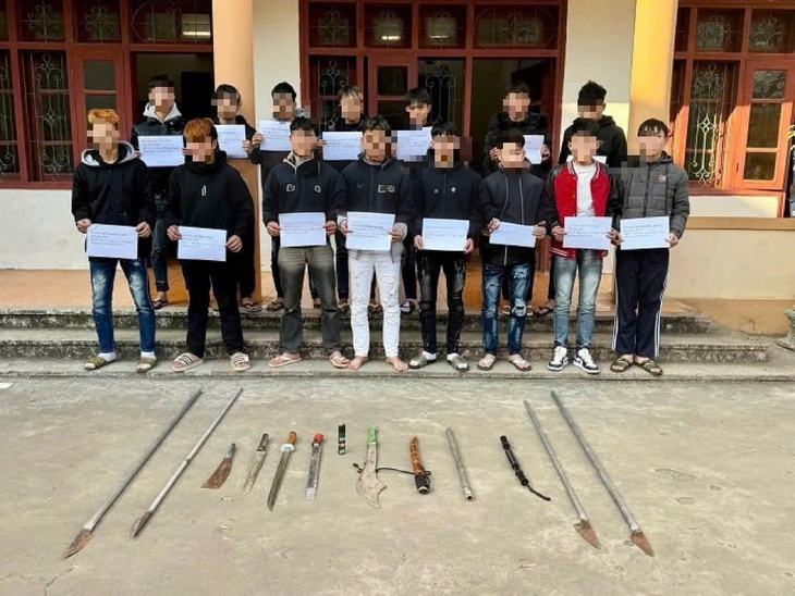 Ngăn chặn nhóm 'Trẻ vô danh' mang hung khí tìm người đánh nhau - Ảnh 1. Ngăn chặn nhóm 'Trẻ vô danh' mang hung khí tìm người đánh nhau - Ảnh 1.