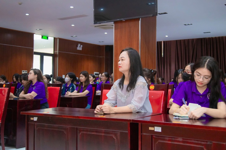 Khi 'nắm đấm' lao vào trường học- Ảnh 2.