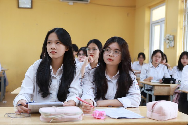 Học sinh, phụ huynh băn khoăn với những thay đổi trong kỳ thi tốt nghiệp THPT 2025, Bộ GD&ĐT ‘nhắn nhủ’ gì?- Ảnh 1. Học sinh, phụ huynh băn khoăn với những thay đổi trong kỳ thi tốt nghiệp THPT 2025, Bộ GD&ĐT ‘nhắn nhủ’ gì?- Ảnh 1.