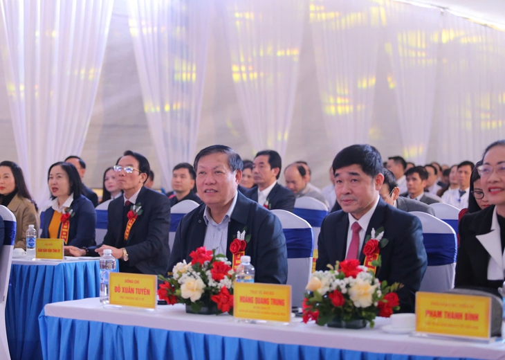 Thứ trưởng Đỗ Xuân Tuyên dự lễ khai trương Khu xạ trị kỹ thuật cao tại Hà Tĩnh- Ảnh 1. Thứ trưởng Đỗ Xuân Tuyên dự lễ khai trương Khu xạ trị kỹ thuật cao tại Hà Tĩnh- Ảnh 1.