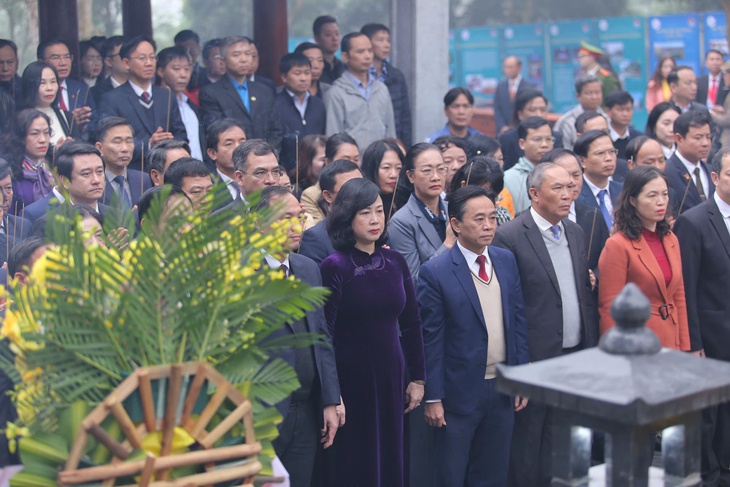Lễ dâng hương tưởng niệm Đại danh Y Hải Thượng Lãn Ông Lê Hữu Trác- Ảnh 4. Lễ dâng hương tưởng niệm Đại danh Y Hải Thượng Lãn Ông Lê Hữu Trác- Ảnh 4.