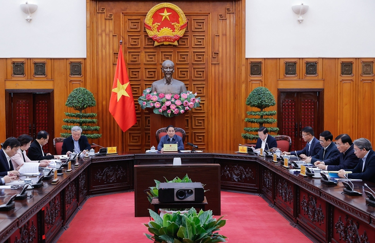 Thủ tướng: Hoàn thiện, xin ý kiến Bộ Chính trị sớm ban hành chế độ, chính sách khi sắp xếp, tinh gọn- Ảnh 2. Thủ tướng: Hoàn thiện, xin ý kiến Bộ Chính trị sớm ban hành chế độ, chính sách khi sắp xếp, tinh gọn- Ảnh 2.