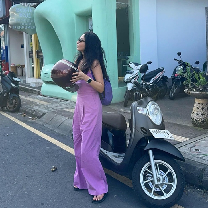 Mỹ nhân phim 'Sex is Zero' U50 kiếm tiền giỏi, cuộc sống bình yên bên chồng trẻ- Ảnh 3. Mỹ nhân phim 'Sex is Zero' U50 kiếm tiền giỏi, cuộc sống bình yên bên chồng trẻ- Ảnh 3.