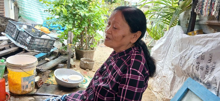 Người bên cồn thao thức xuyên đêm vì lo sóng biển đánh sập nhà- Ảnh 3. Người bên cồn thao thức xuyên đêm vì lo sóng biển đánh sập nhà- Ảnh 3.