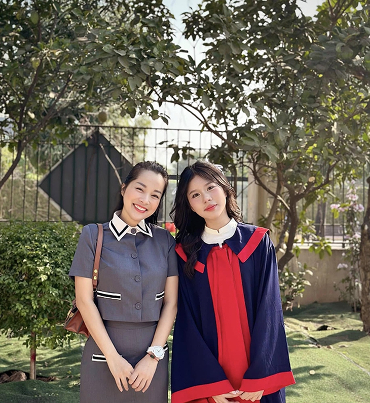 Con gái 'Vàng Anh' Minh Hương ở tuổi thiếu nữ thừa hưởng gen xinh đẹp của mẹ- Ảnh 1. Con gái 'Vàng Anh' Minh Hương ở tuổi thiếu nữ thừa hưởng gen xinh đẹp của mẹ- Ảnh 1.