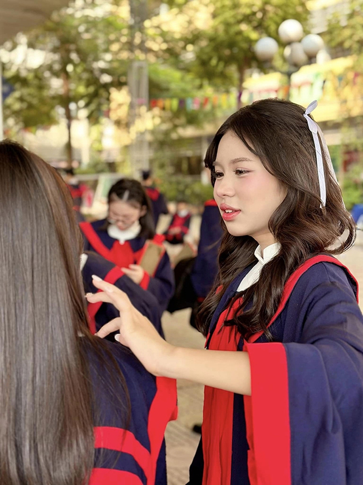 Con gái 'Vàng Anh' Minh Hương ở tuổi thiếu nữ thừa hưởng gen xinh đẹp của mẹ- Ảnh 2. Con gái 'Vàng Anh' Minh Hương ở tuổi thiếu nữ thừa hưởng gen xinh đẹp của mẹ- Ảnh 2.