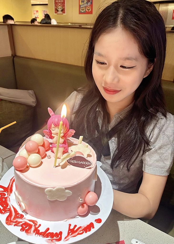 Con gái 'Vàng Anh' Minh Hương ở tuổi thiếu nữ thừa hưởng gen xinh đẹp của mẹ- Ảnh 5. Con gái 'Vàng Anh' Minh Hương ở tuổi thiếu nữ thừa hưởng gen xinh đẹp của mẹ- Ảnh 5.
