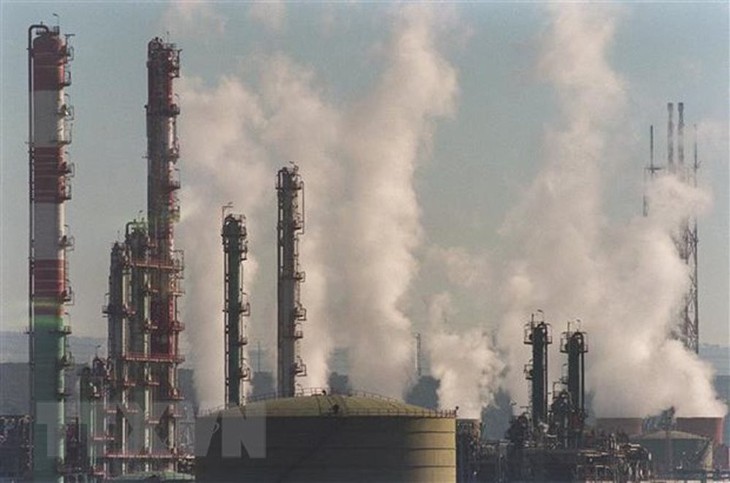 Cơ sở sản xuất xả bụi, khí thải phải đóng phí tối thiểu 3 triệu đồng/năm- Ảnh 2. Cơ sở sản xuất xả bụi, khí thải phải đóng phí tối thiểu 3 triệu đồng/năm- Ảnh 2.