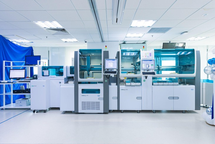 Roche Việt Nam khánh thành hệ thống tự động hoàn toàn cho phòng xét nghiệm- Ảnh 1. Roche Việt Nam khánh thành hệ thống tự động hoàn toàn cho phòng xét nghiệm- Ảnh 1.