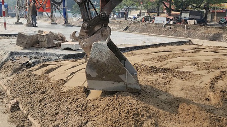 Hà Nội: Thi công 'nhỏ giọt', dự án đường Tam Trinh mở rộng có về đích đúng hẹn?- Ảnh 4. Hà Nội: Thi công 'nhỏ giọt', dự án đường Tam Trinh mở rộng có về đích đúng hẹn?- Ảnh 4.