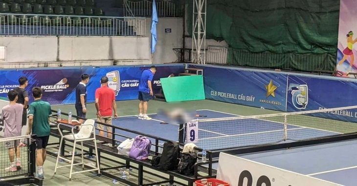 Liên tiếp các trường hợp gục ngã khi đang chơi pickleball: Bác sĩ cảnh báo 'nóng' - Ảnh 1. Liên tiếp các trường hợp gục ngã khi đang chơi pickleball: Bác sĩ cảnh báo 'nóng' - Ảnh 1.