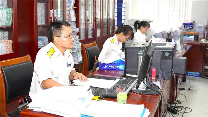 Thu ngân sách vượt 6,3% dự toán năm 2024- Ảnh 1. Thu ngân sách vượt 6,3% dự toán năm 2024- Ảnh 1.