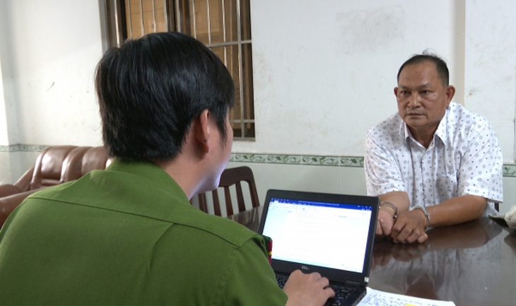 Đối tượng trốn truy nã bị bắt tại ngân hàng- Ảnh 1.
