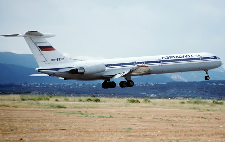 'Máy bay tử thần' Il-62 Nga bất ngờ xuất hiện ở Ukraine- Ảnh 1.