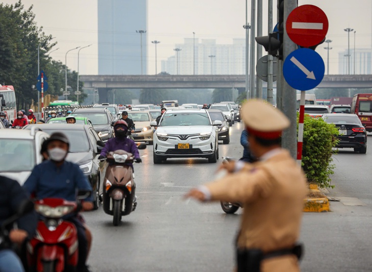 Mô hình ‘Ngã tư an toàn’ được công an Hà Nội triển khai tại những nút giao thông nào?- Ảnh 3. Mô hình ‘Ngã tư an toàn’ được công an Hà Nội triển khai tại những nút giao thông nào?- Ảnh 3.