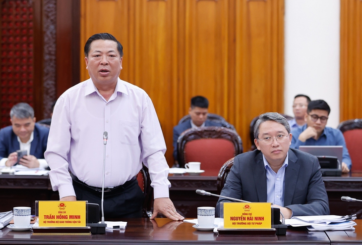Hoàn thiện Đề án hệ thống đường sắt đô thị Hà Nội, TP.HCM trình Bộ Chính trị xem xét- Ảnh 3. Hoàn thiện Đề án hệ thống đường sắt đô thị Hà Nội, TP.HCM trình Bộ Chính trị xem xét- Ảnh 3.