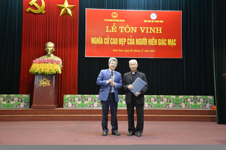 'Nếu không có những nghĩa cử cao đẹp ấy, tôi sẽ không bao giờ thấy lại được ánh sáng'- Ảnh 3. 'Nếu không có những nghĩa cử cao đẹp ấy, tôi sẽ không bao giờ thấy lại được ánh sáng'- Ảnh 3.