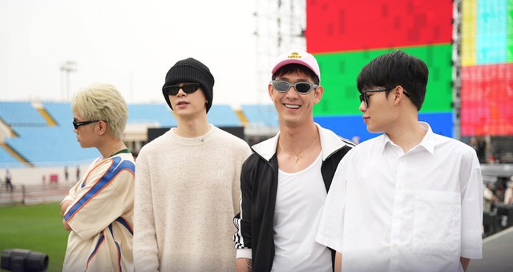 Negav lộ diện, thoải mái tương tác trước thềm concert 'Anh trai say hi'- Ảnh 2. Negav lộ diện, thoải mái tương tác trước thềm concert 'Anh trai say hi'- Ảnh 2.