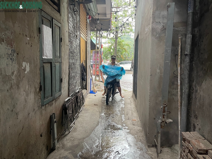 Hà Nội: Tháo dỡ barie chặn xe qua ngõ sau phản ánh của báo chí- Ảnh 3.