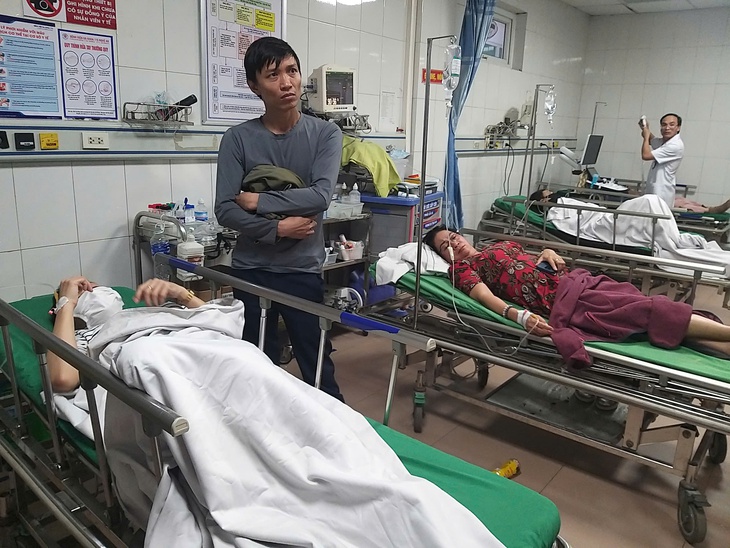 Hàng chục công nhân nhập viện cấp cứu sau bữa cơm trưa- Ảnh 2.