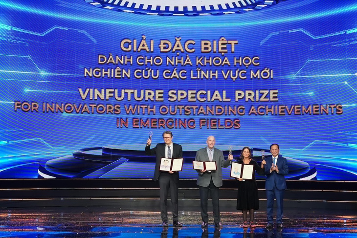 Giải thưởng VinFuture 2024 vinh danh 4 công trình khoa học 'bứt phá kiên cường'- Ảnh 2. Giải thưởng VinFuture 2024 vinh danh 4 công trình khoa học 'bứt phá kiên cường'- Ảnh 2.