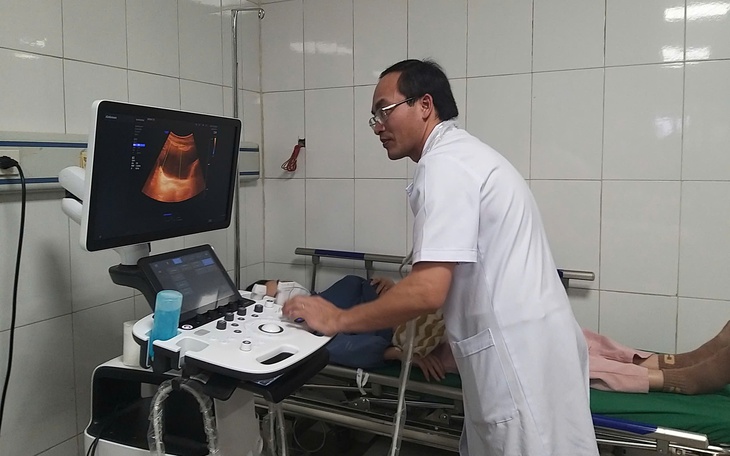 Hà Nội rà soát toàn bộ quy trình tổ chức bữa ăn bán trú cho học sinh- Ảnh 1.