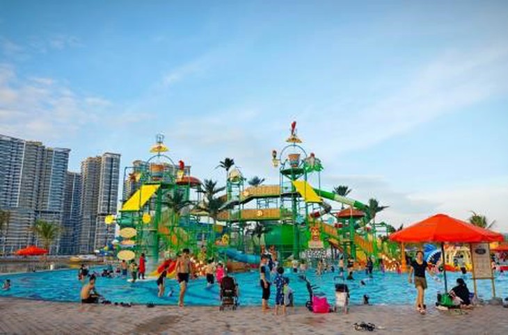 Vinhomes Grand Park đông kín fan chờ đón siêu nhạc hội 8WONDER Winter- Ảnh 1. Vinhomes Grand Park đông kín fan chờ đón siêu nhạc hội 8WONDER Winter- Ảnh 1.