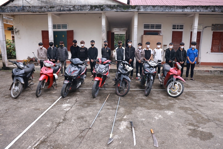 Mang hung khí rượt đuổi, gây thương tích cho người đi đường- Ảnh 1. Mang hung khí rượt đuổi, gây thương tích cho người đi đường- Ảnh 1.