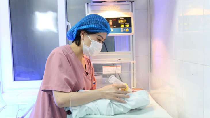 Mẹ con sản phụ bị sản giật, rau tiền đạo trung tâm chảy máu thoát chết ngoạn mục- Ảnh 2. Mẹ con sản phụ bị sản giật, rau tiền đạo trung tâm chảy máu thoát chết ngoạn mục- Ảnh 2.