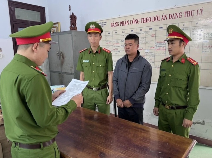 Khởi tố tài xế vụ xe khách lao xuống vực trên cao tốc La Sơn - Túy Loan- Ảnh 1. Khởi tố tài xế vụ xe khách lao xuống vực trên cao tốc La Sơn - Túy Loan- Ảnh 1.