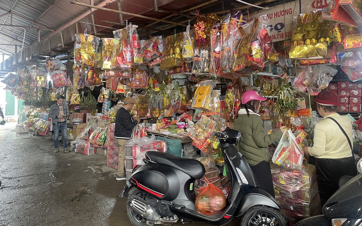 Thị trường ngày ông Công, ông Táo có gì mới?