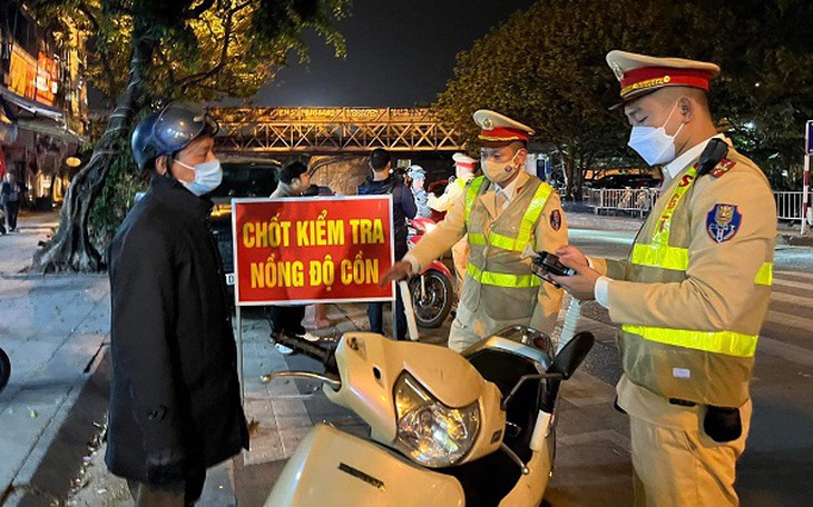 Đi chúc Tết, nhiều "ma men" vi phạm nồng độ cồn vượt kịch khung