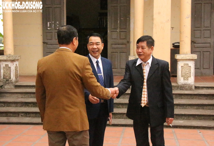Lễ chào cờ 'đặc biệt' của người dân Hải Dương vào sáng mồng Một Tết- Ảnh 1.